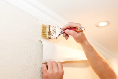 Pose de papier peint à Labarthète — revêtements muraux et toiles de verre